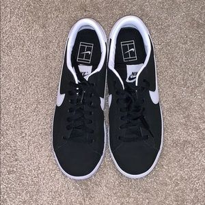 Nike Court Royale Men’s 8.5 worn once